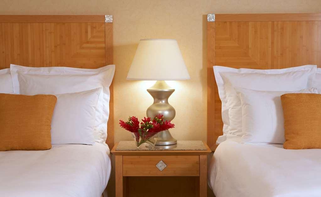 Ilikai Lite Aparthotel