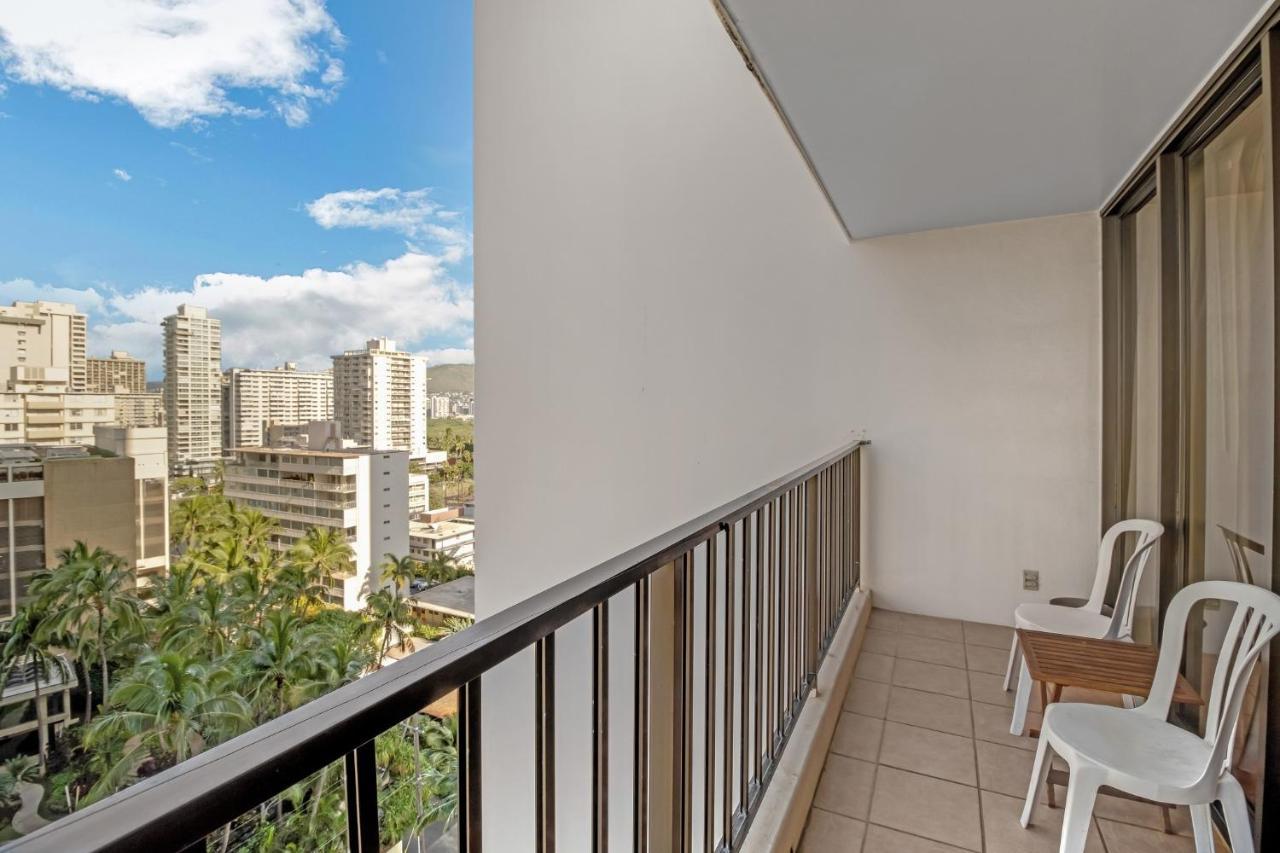 Breezy Waikiki 2 Blocks From The & Free Parking! * Honolulu