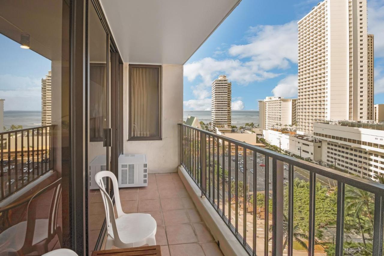Apartment Breezy Waikiki 2 Blocks From The & Free Parking!