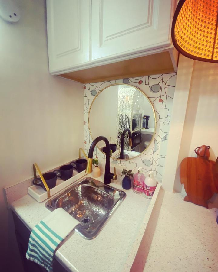 Apartment The Seashore Waikiki Studio Just A Block From The Beach No Fees