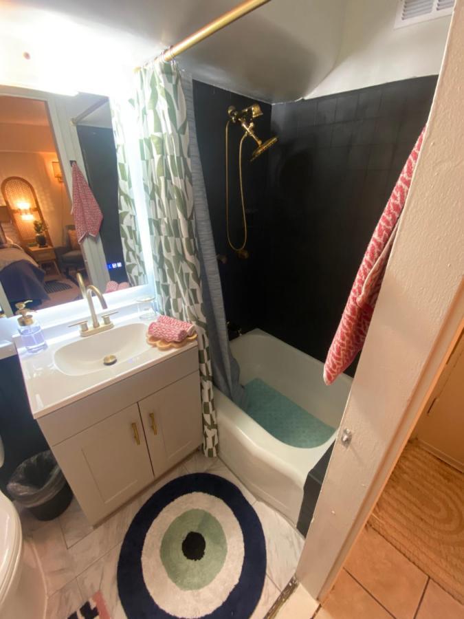 Apartment The Seashore Waikiki Studio Just A Block From The Beach No Fees Honolulu