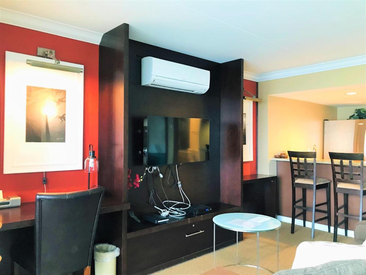 Holiday home Ilikai Apt 2106 - Spacious Studio With Spectacular Ocean & Harbor Views Honolulu