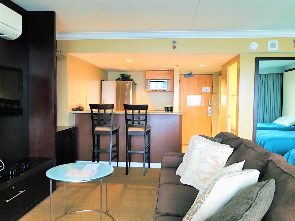 Ilikai Apt 2106 - Spacious Studio With Spectacular Ocean & Harbor Views *