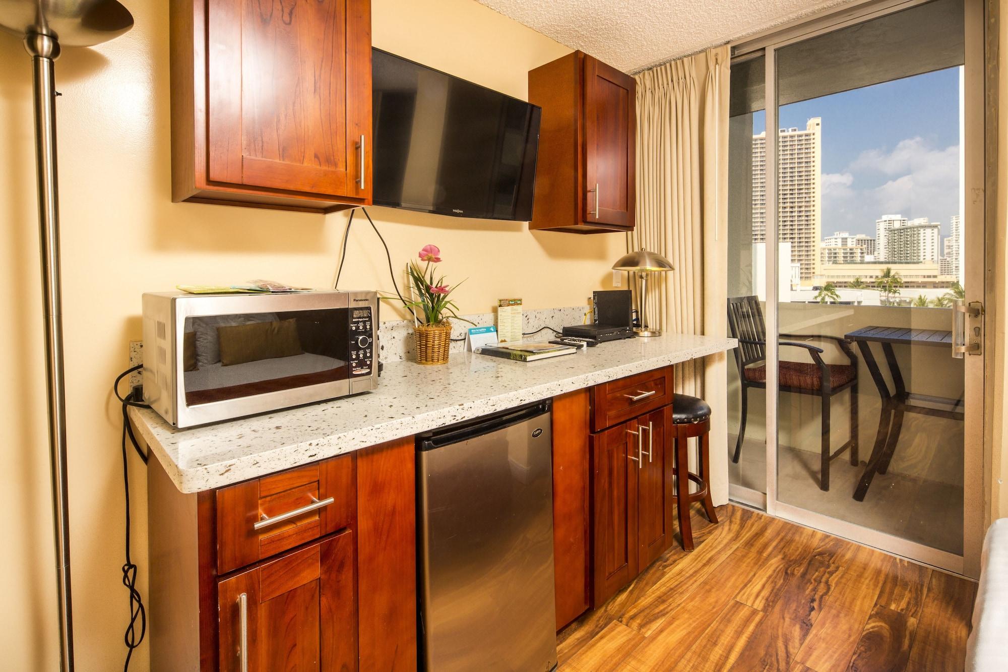Castle At Waikiki Grand Hotel 2*