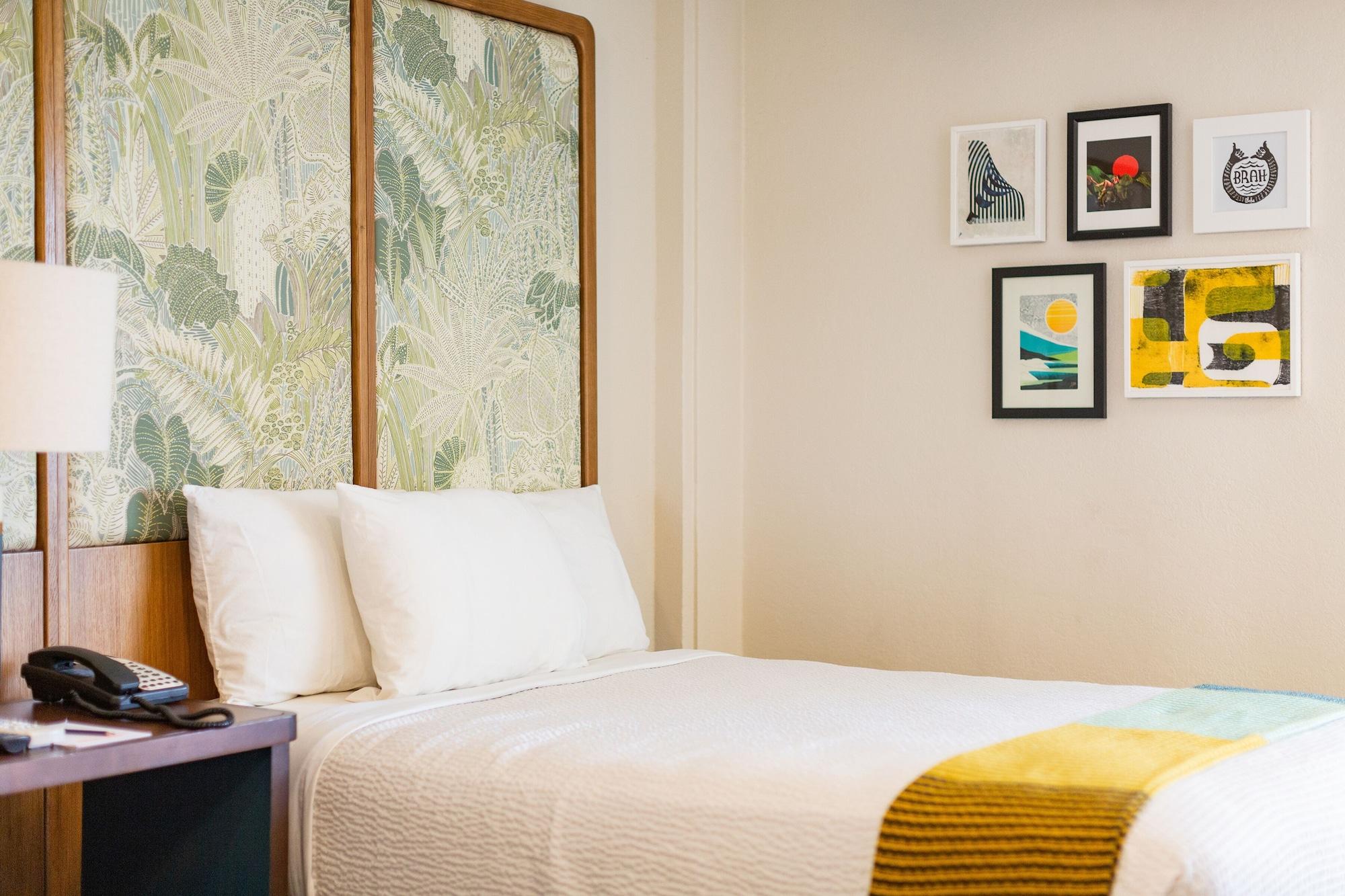 White Sands Hotel