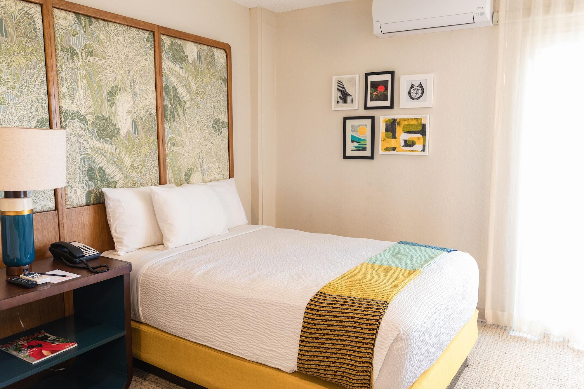 Hotel White Sands 3*