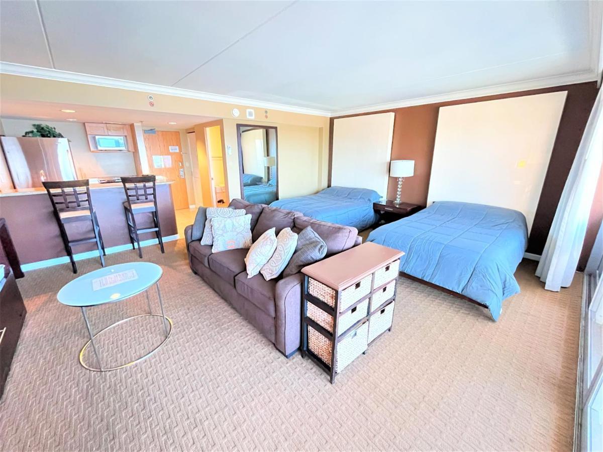 Ilikai Apt 2106 - Spacious Studio With Spectacular Ocean & Harbor Views *