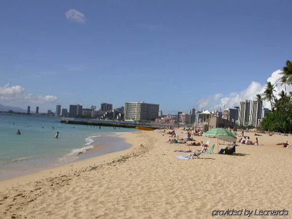 Castle At Waikiki Grand 2*
