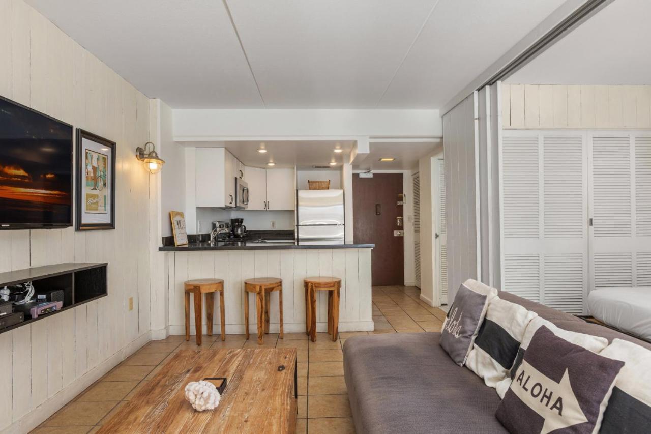 Ocean Front Amazing One Bedroom Honolulu