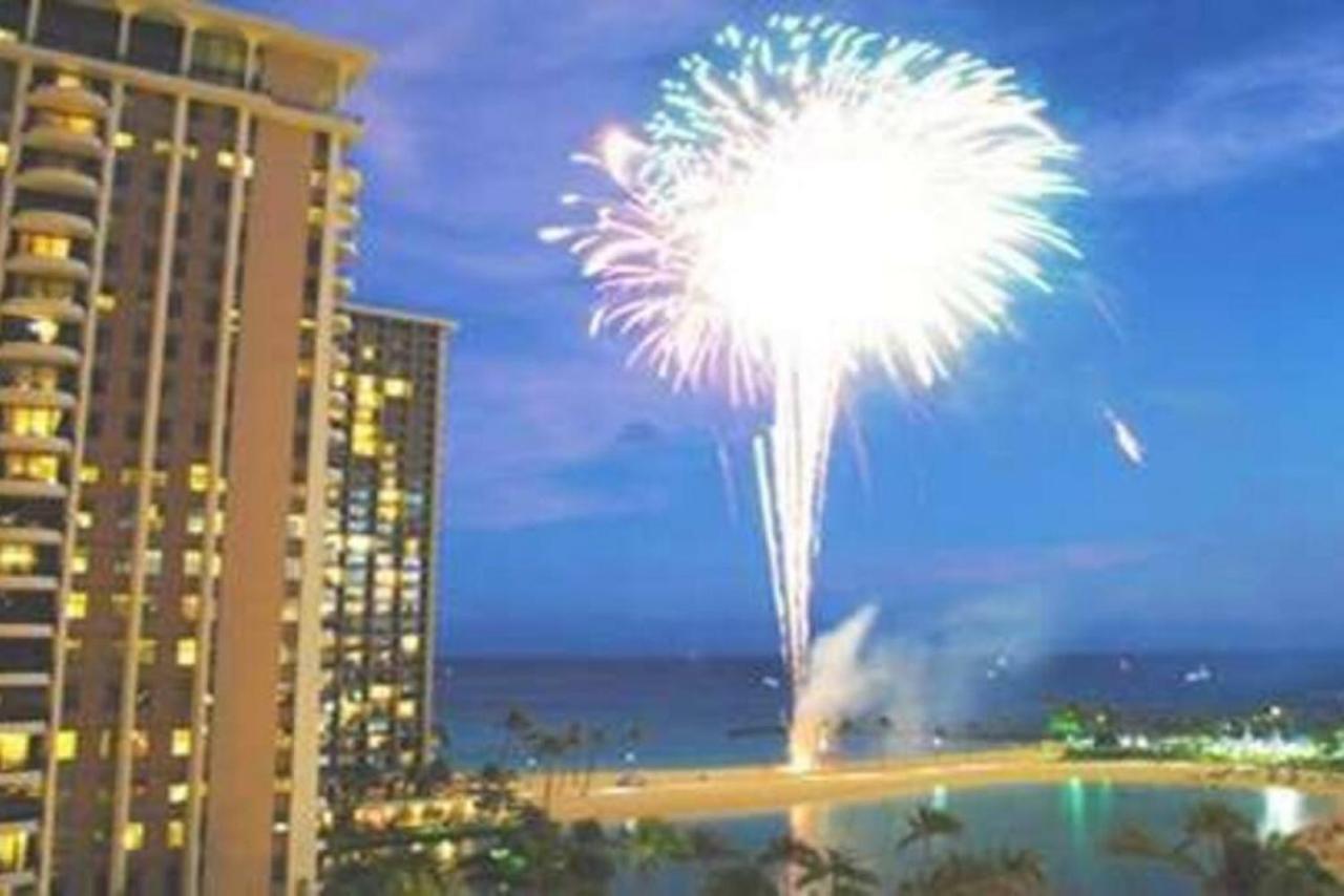 Ocean Front Amazing One Bedroom Honolulu