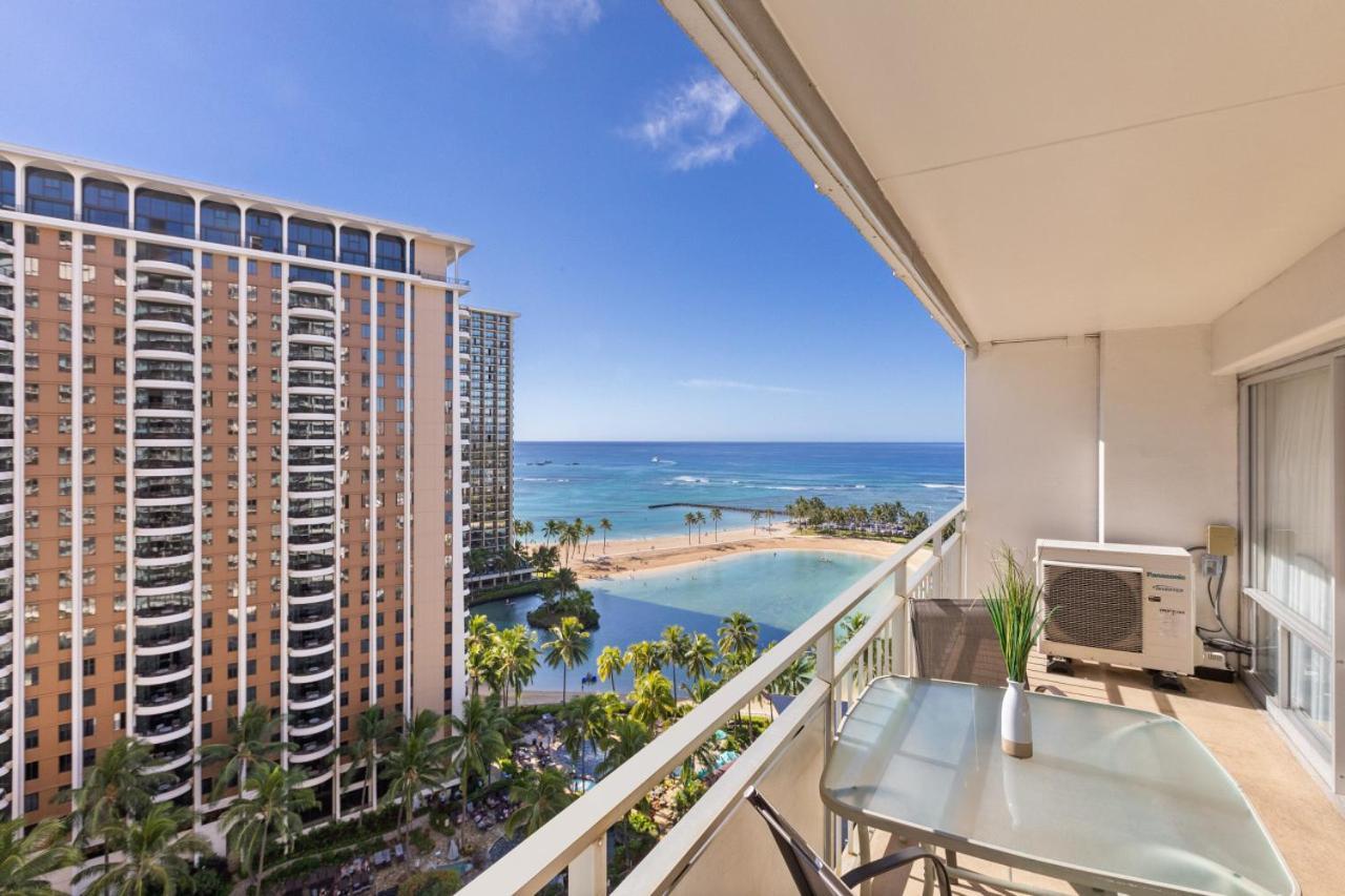 Ocean Front Amazing One Bedroom Honolulu