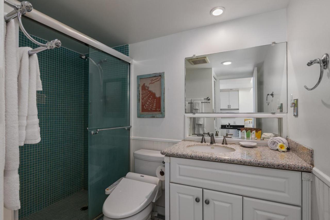 Ocean Front Amazing One Bedroom Honolulu