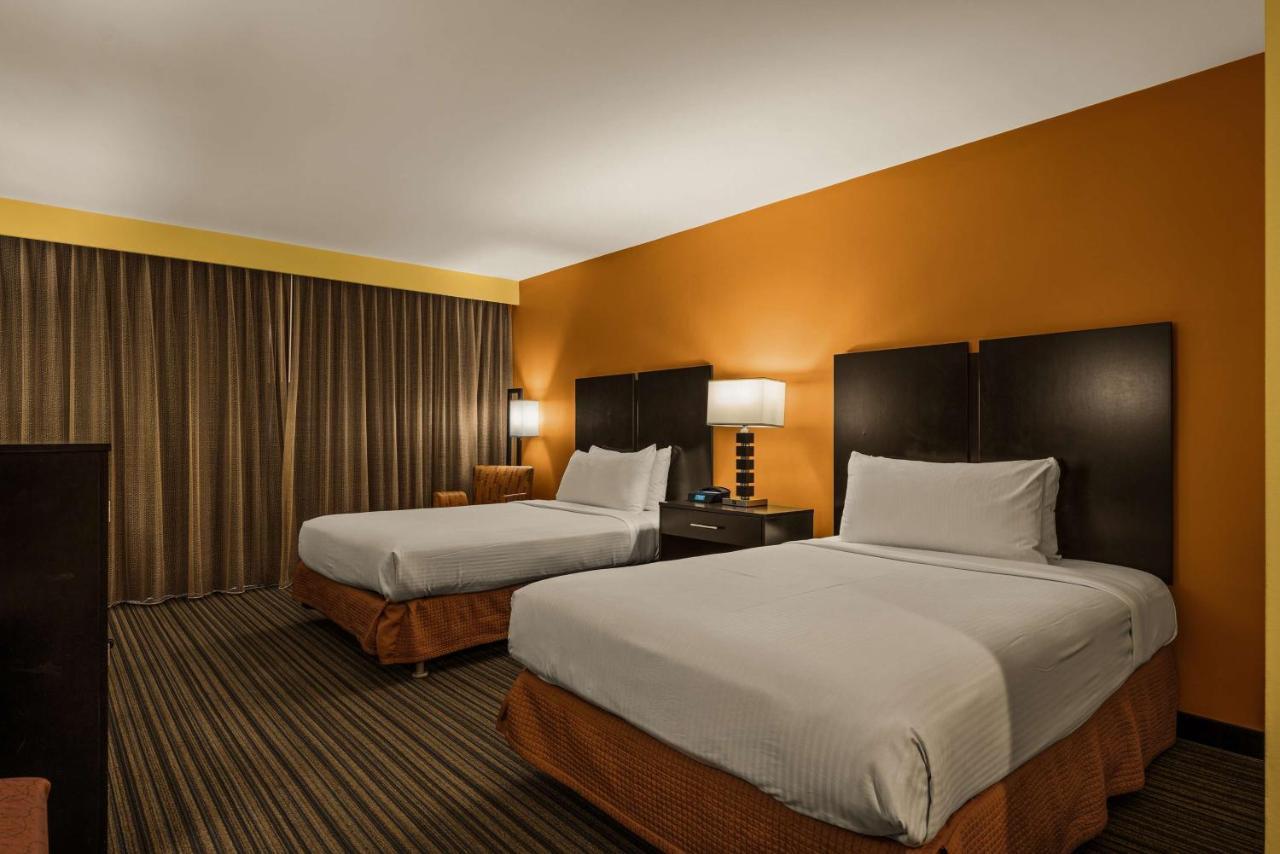 Western The Plaza Airport - Free Breakfast Hotel 3*