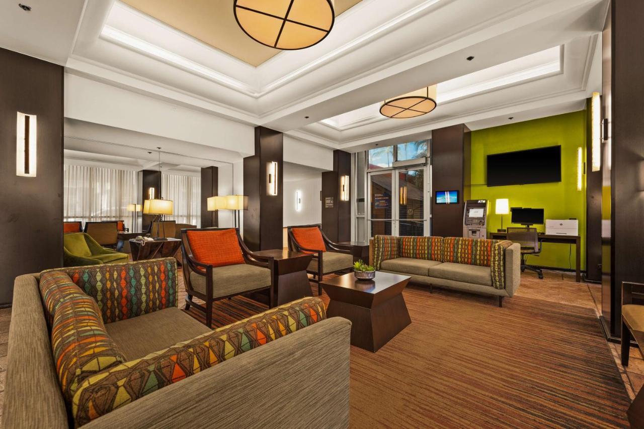 Hotel Western The Plaza Airport - Free Breakfast 3*