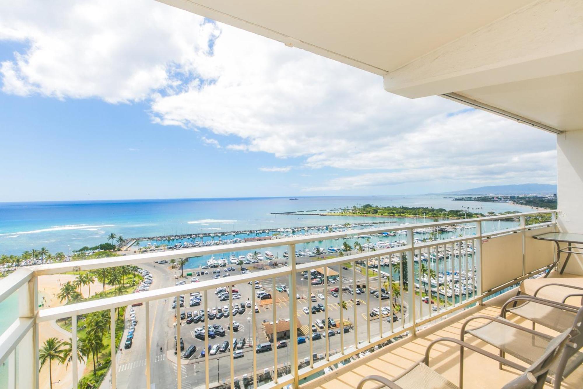 Ilikai Tower 1844 Yacht Harbor View 2br Apartment