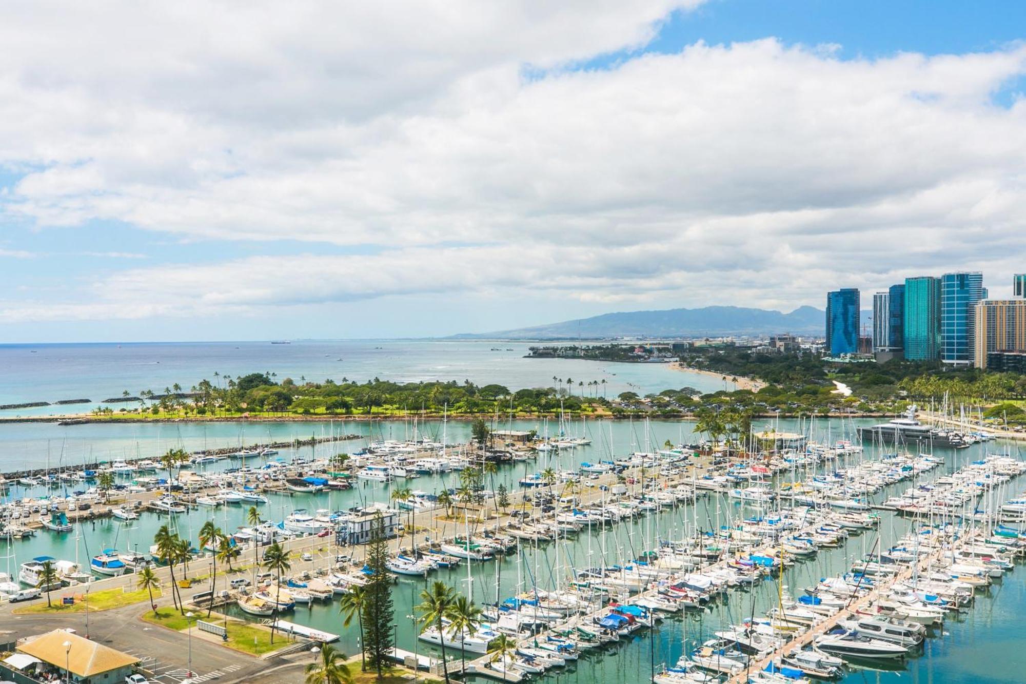 Ilikai Tower 1844 Yacht Harbor View 2br *