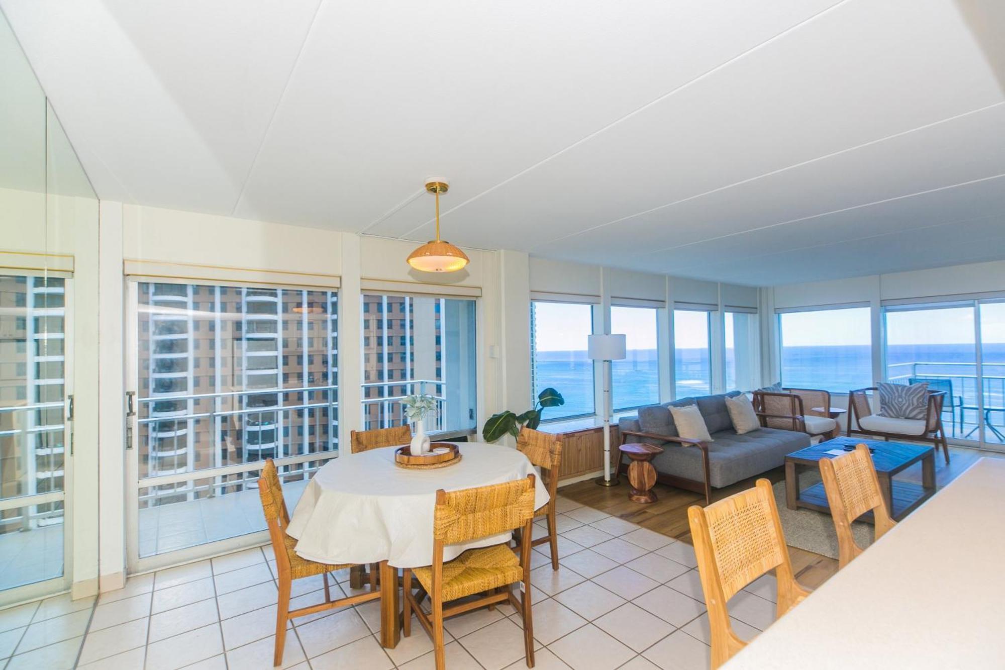 Ilikai Tower 1844 Yacht Harbor View 2br Apartment