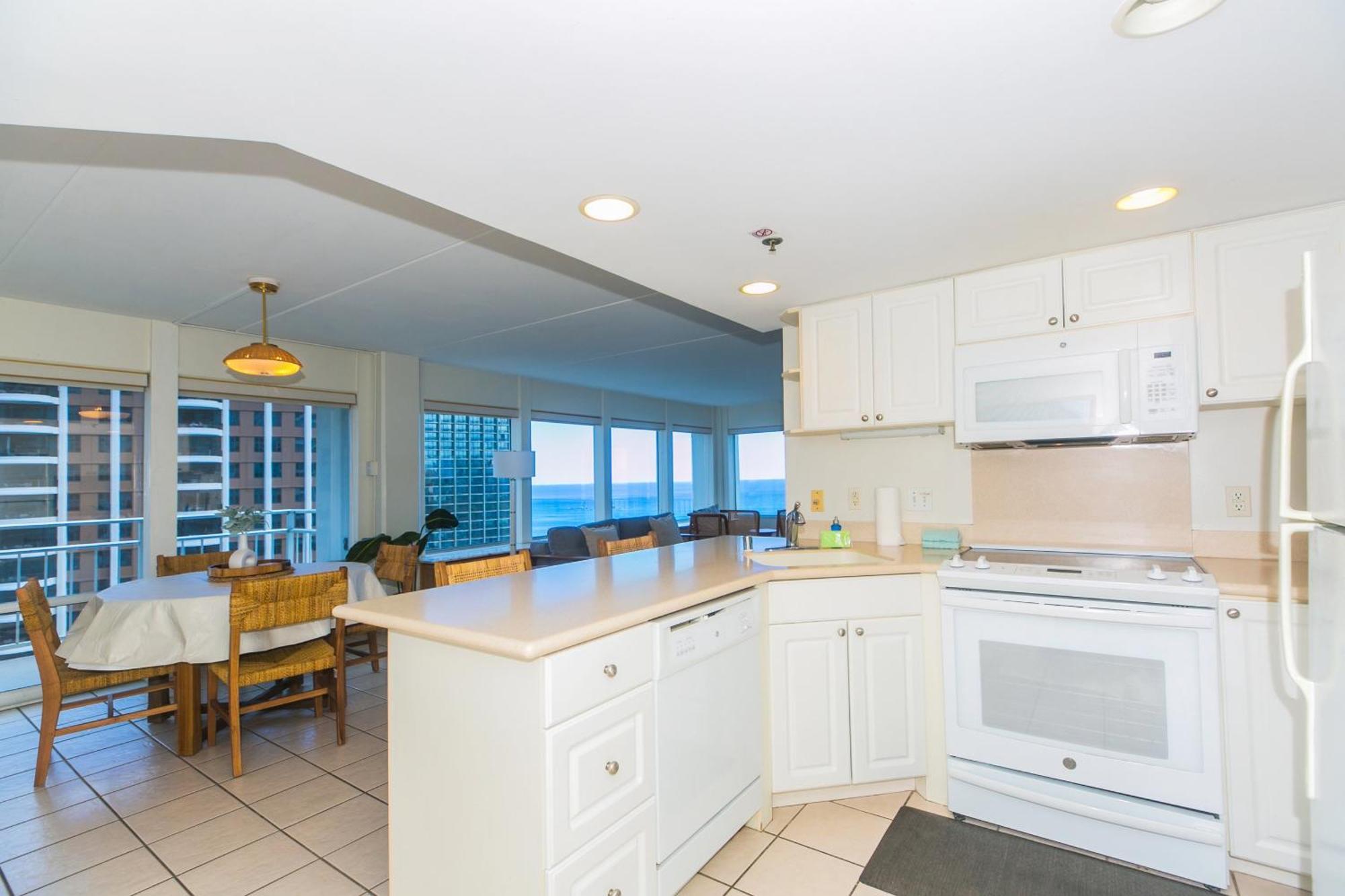 Ilikai Tower 1844 Yacht Harbor View 2br Apartment