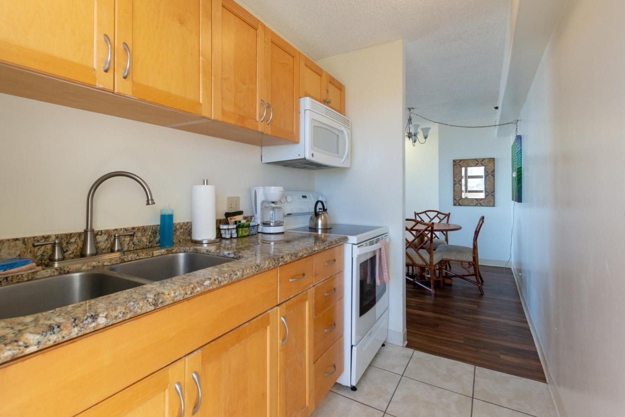 Beautifully Renovated 32nd Floor Deluxe Ocean View Waikiki Apartment Honolulu