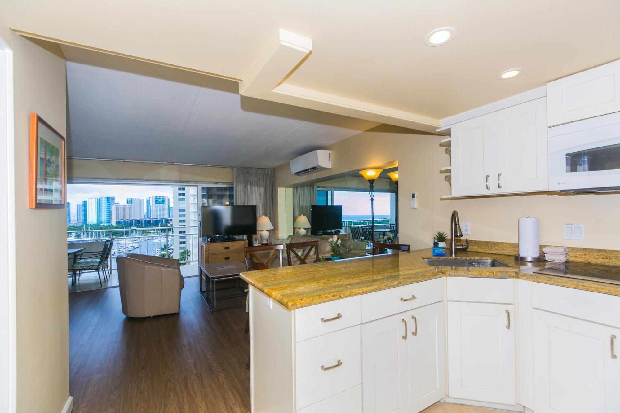 Apartment Ilikai Tower 1137 Yacht Harbor View 1br Honolulu