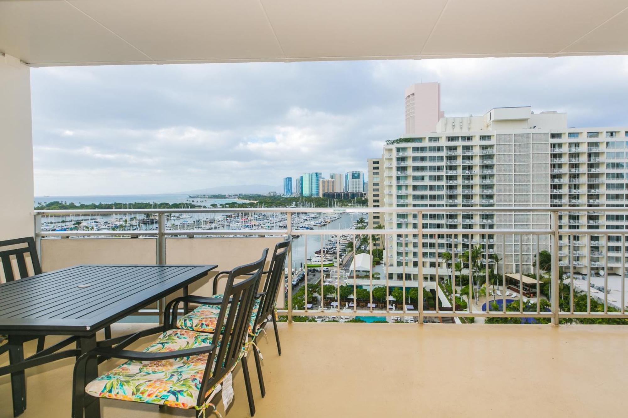 Ilikai Tower 1137 Yacht Harbor View 1br Apartment Honolulu