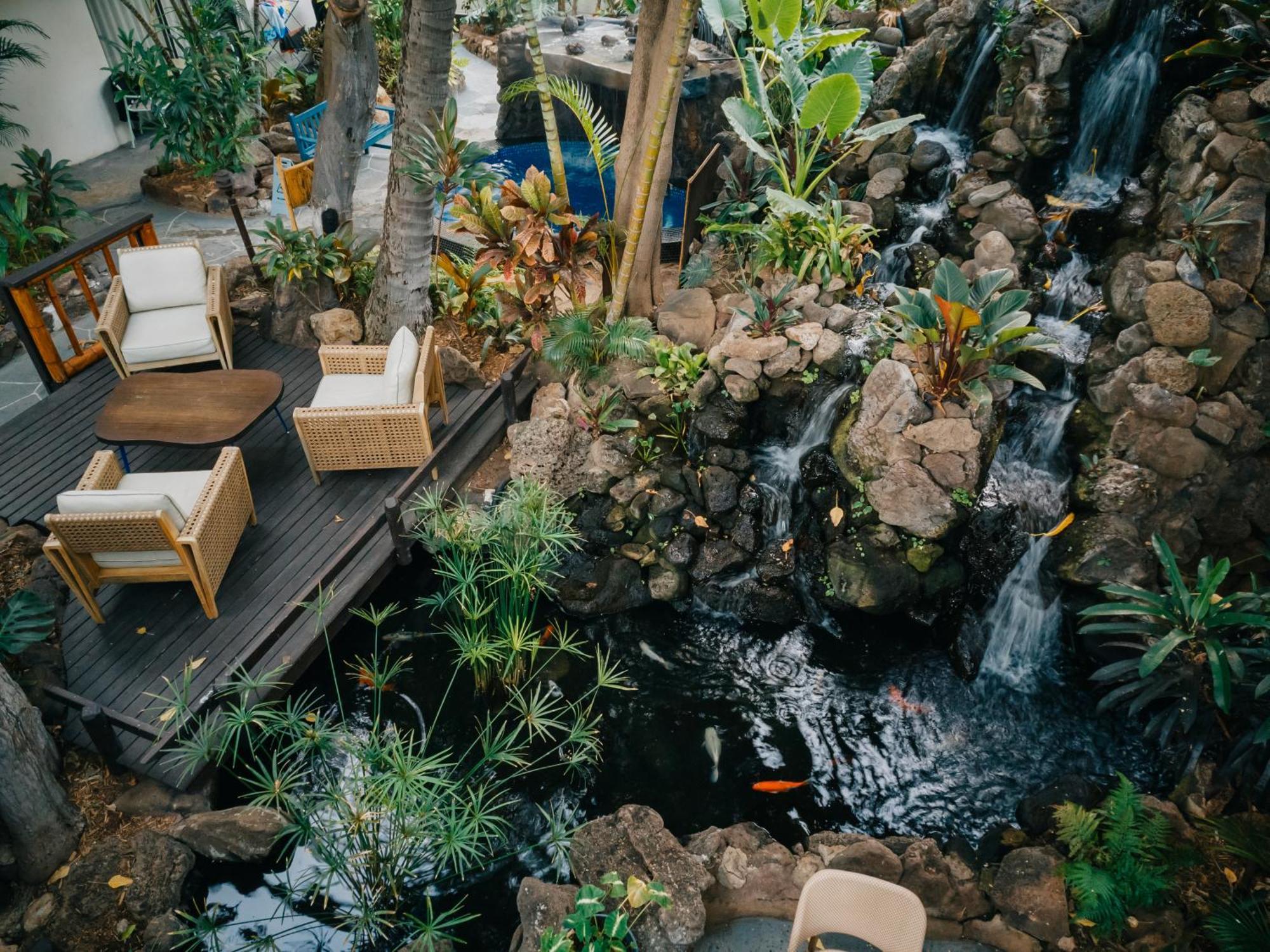 White Sands Hotel Honolulu