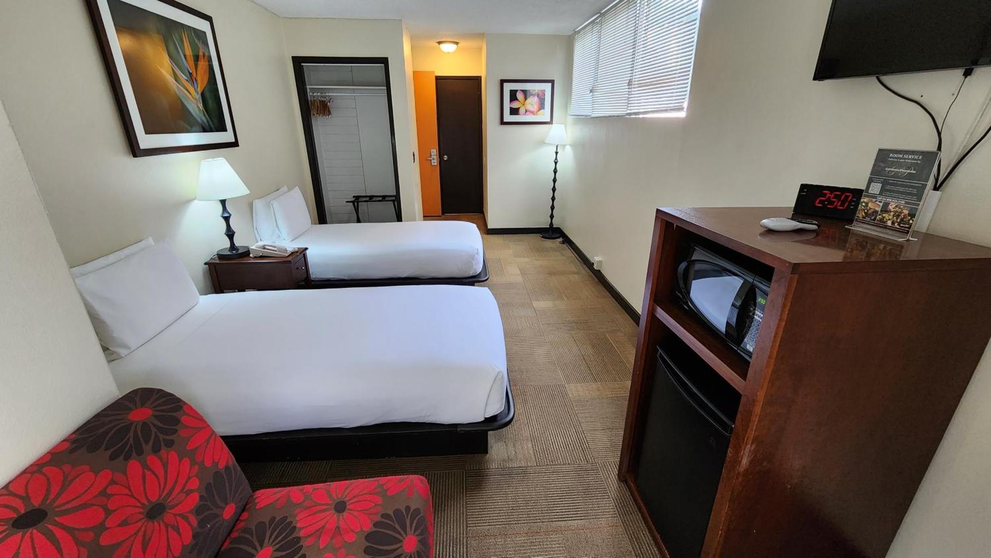 Waikiki Hotel 3*