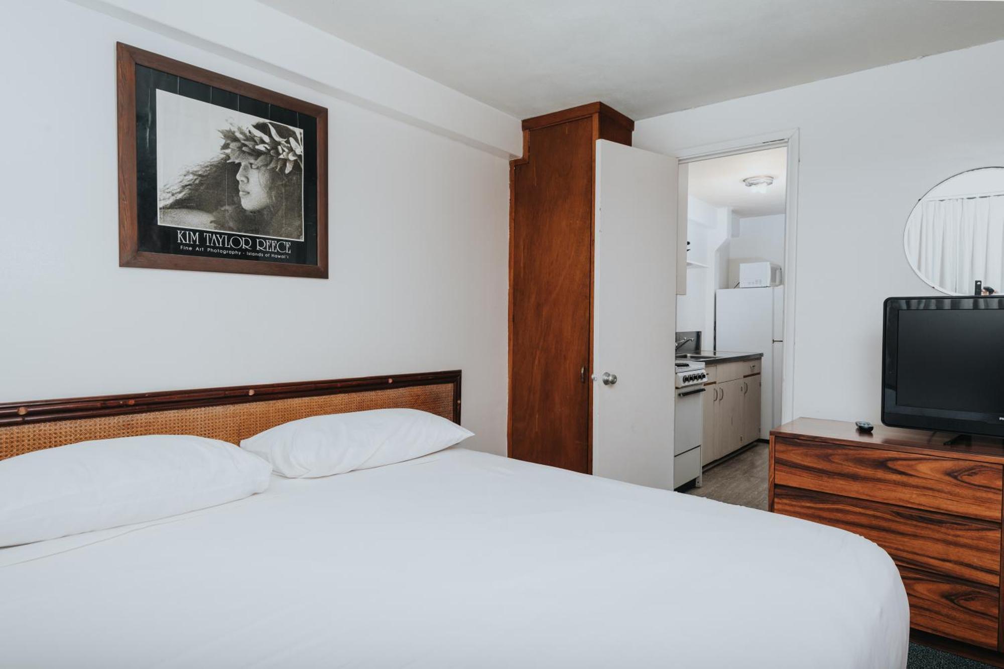 Royal Grove Waikiki Hotel 2*