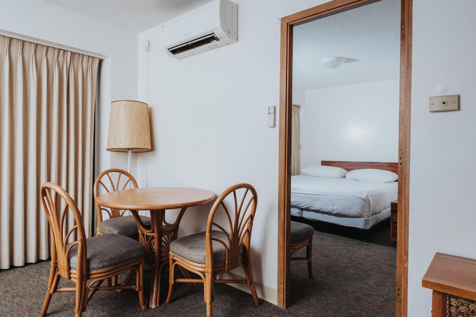 Royal Grove Waikiki Hotel