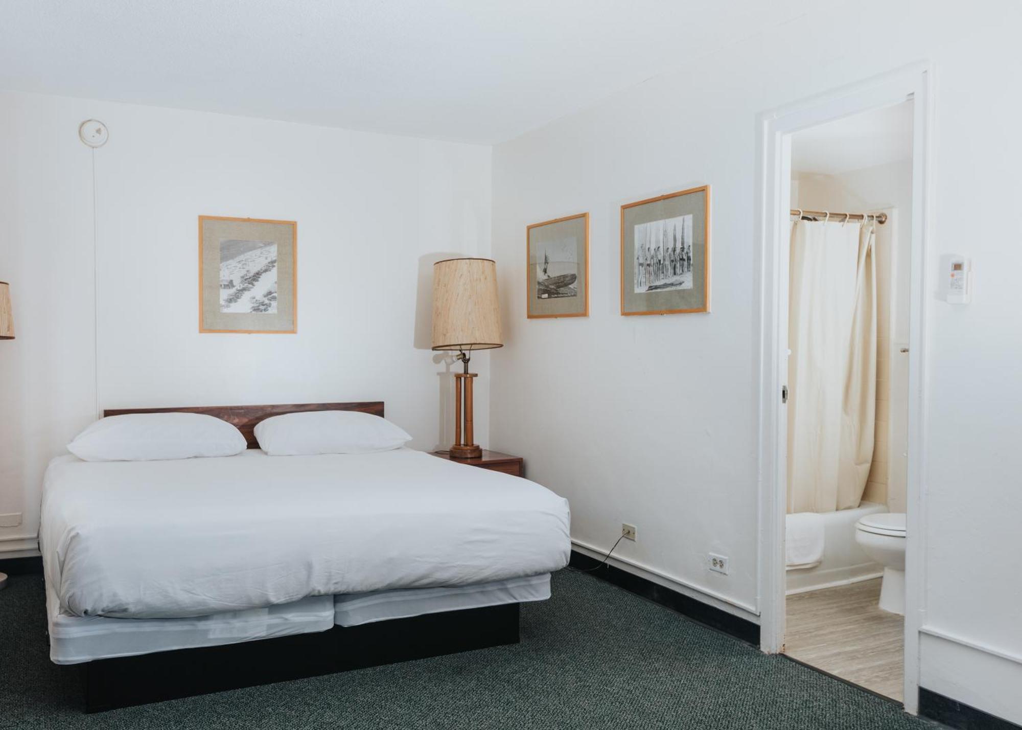Royal Grove Waikiki Hotel