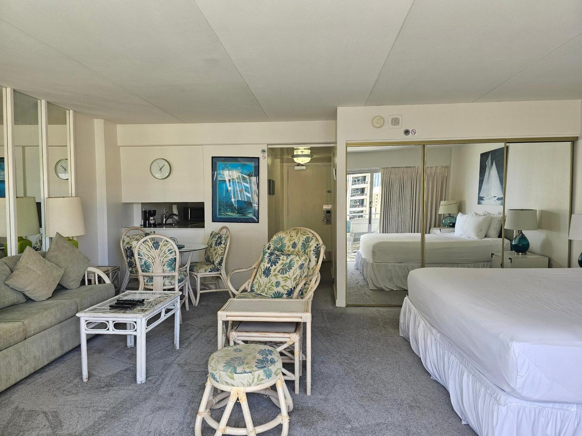 Ilikai Tower 1240 Lagoon View 1br Honolulu