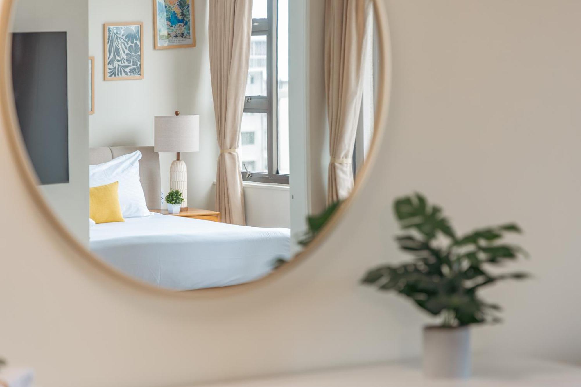 Apartment Newly Renovated ,1 Block To Waikiki Beach, Free Parking *