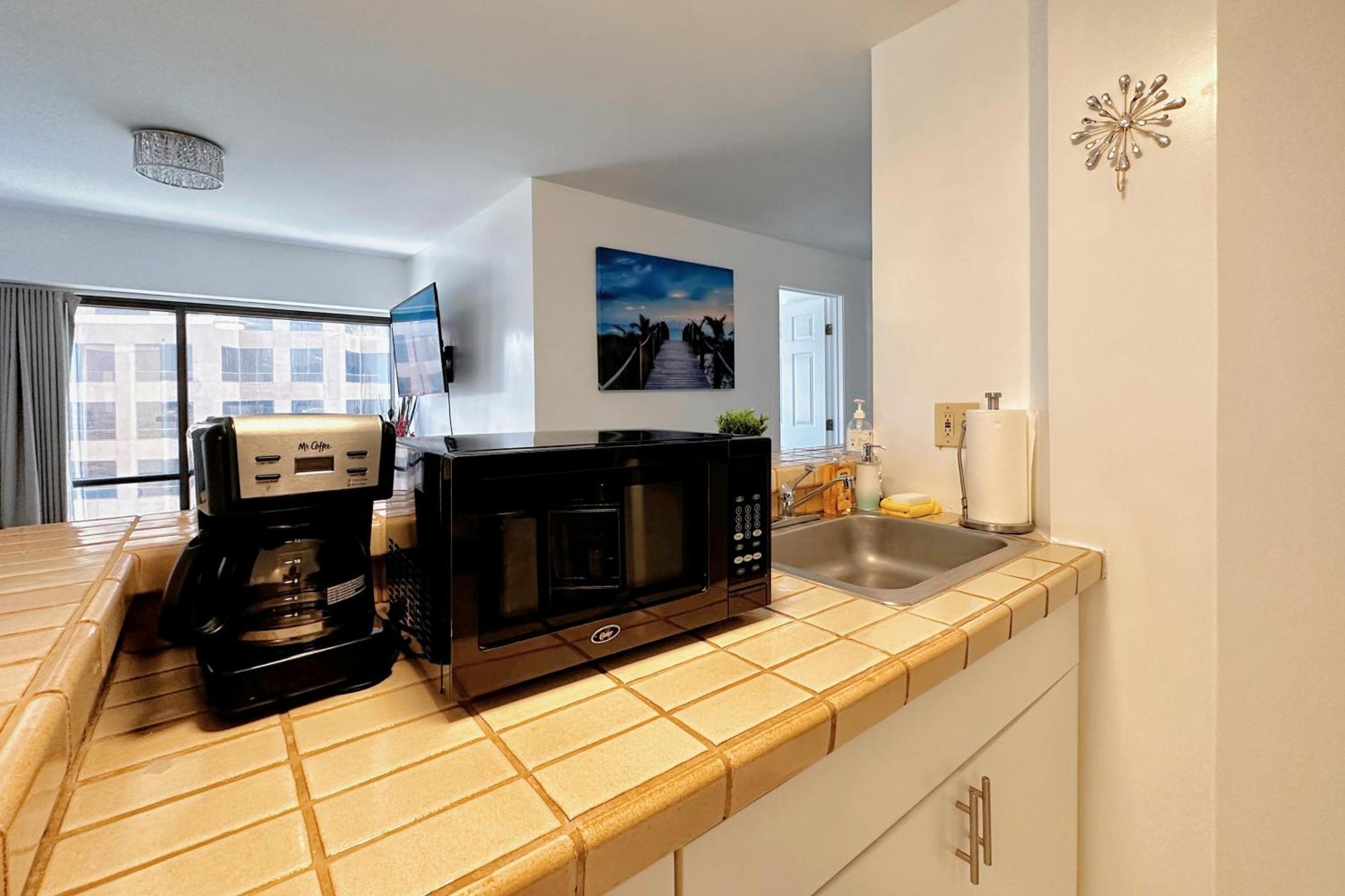 Condotel With Free Parking Wifi Ac By Stayhawaii *