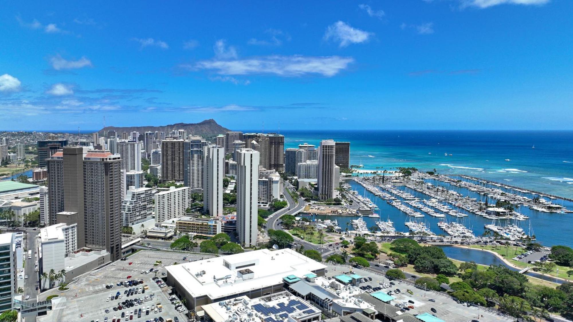 Aparthotel Luxury Ala Moana 25th Floor With Balcony 4*