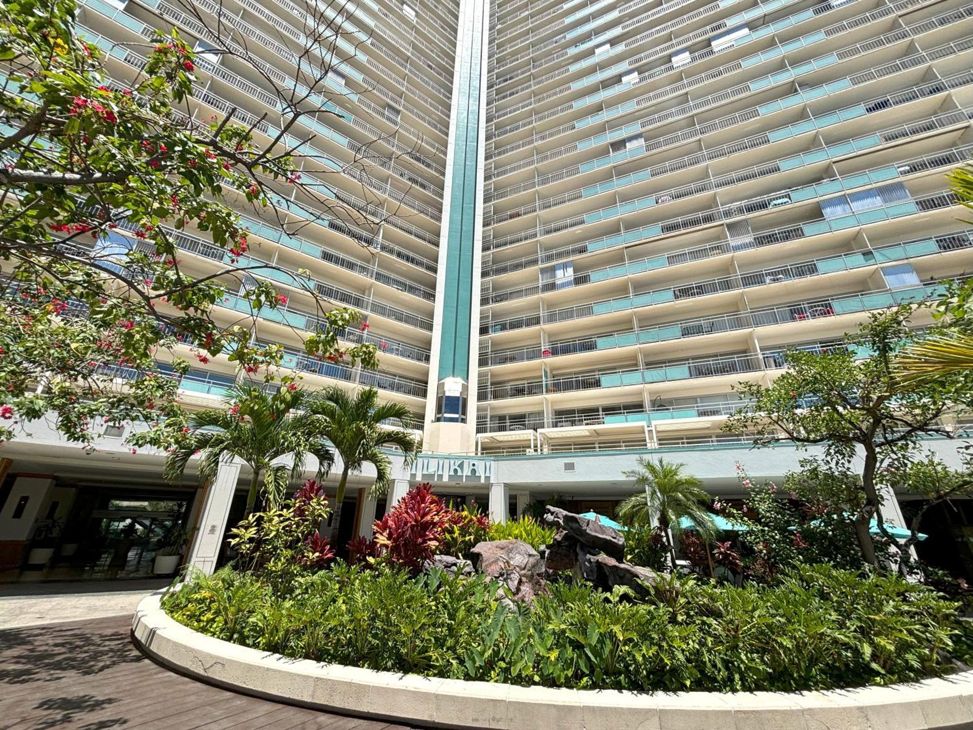 Ilikai Apt 1618 - Spacious 2br 2ba Unit With Stunning Ocean-lagoon View Holiday home *