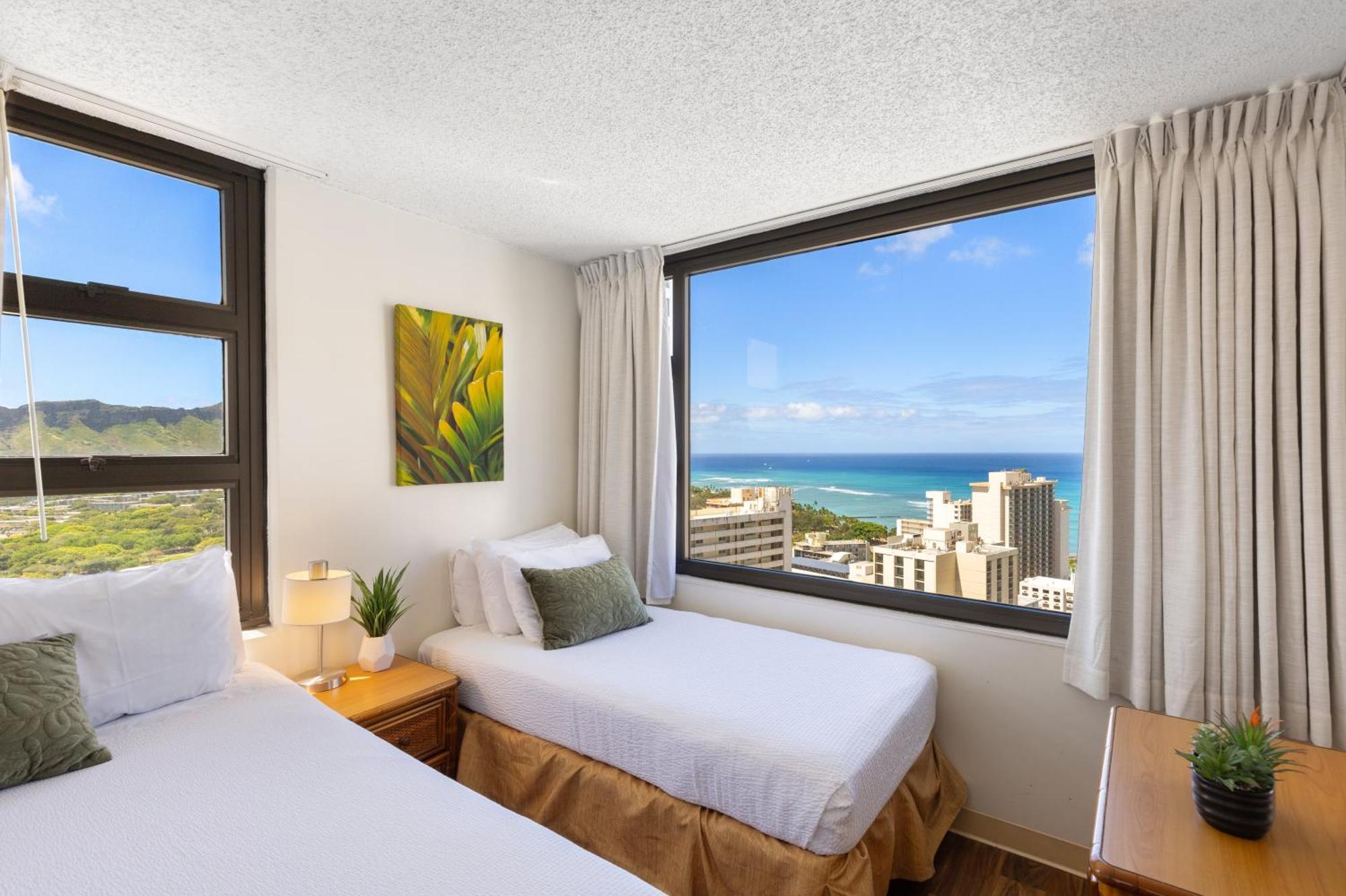 Apartment Beautifully Renovated 32nd Floor Deluxe Ocean View Waikiki