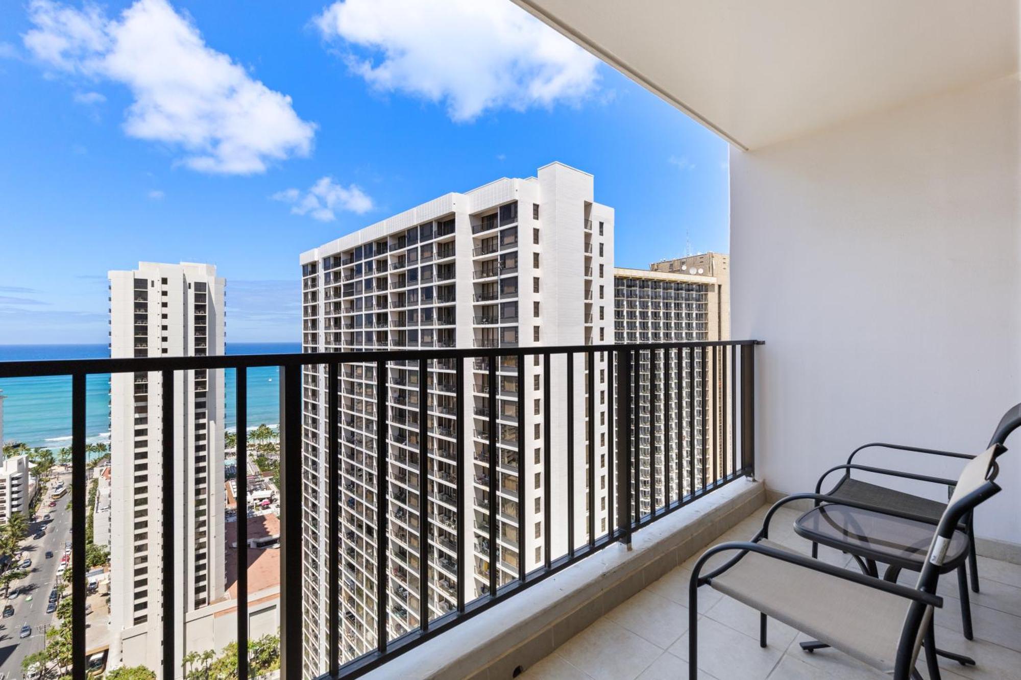 Apartment Beautifully Renovated 32nd Floor Deluxe Ocean View Waikiki *