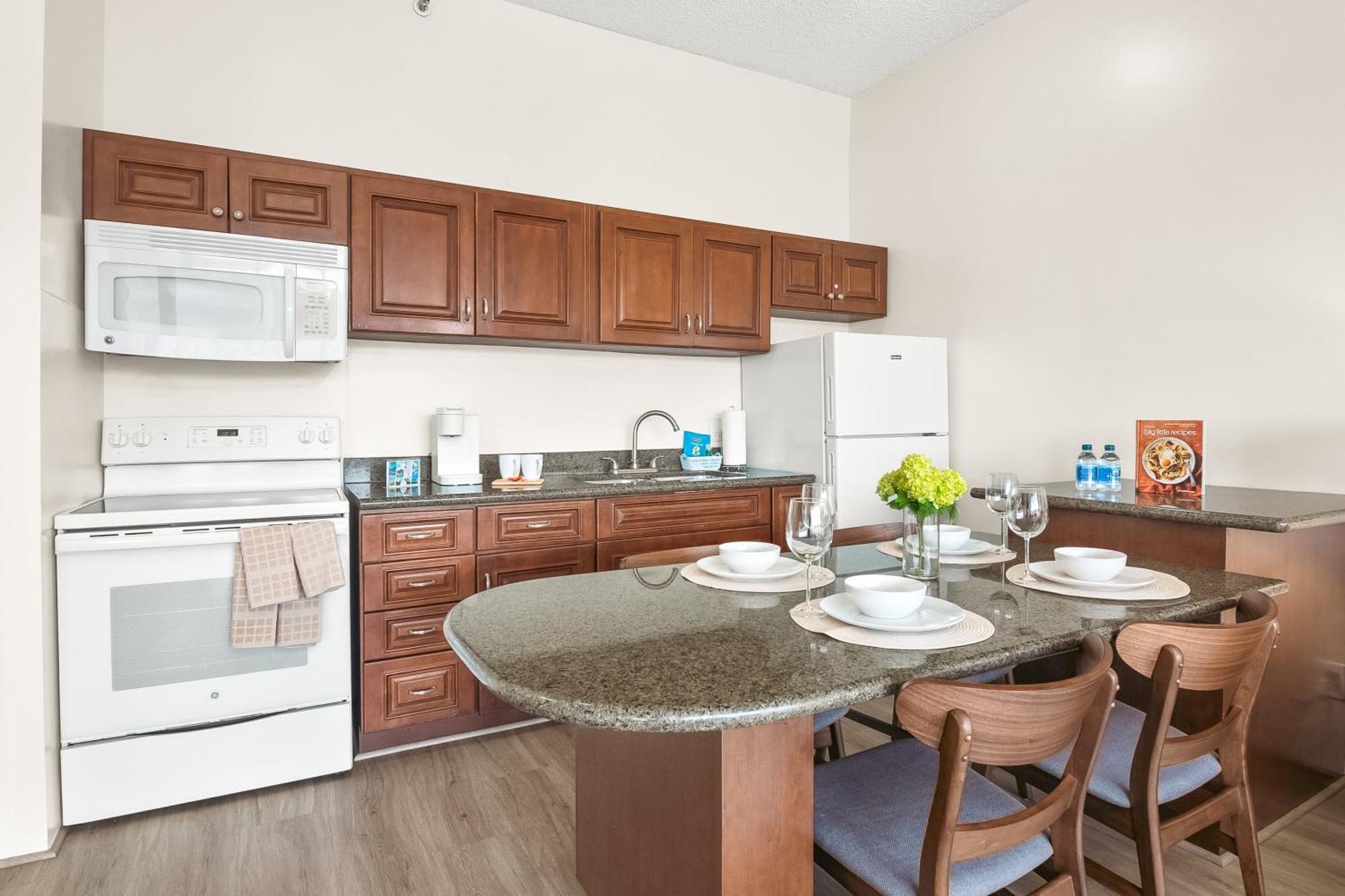 Escape To Mountain View Condo,near With Parking Apartment