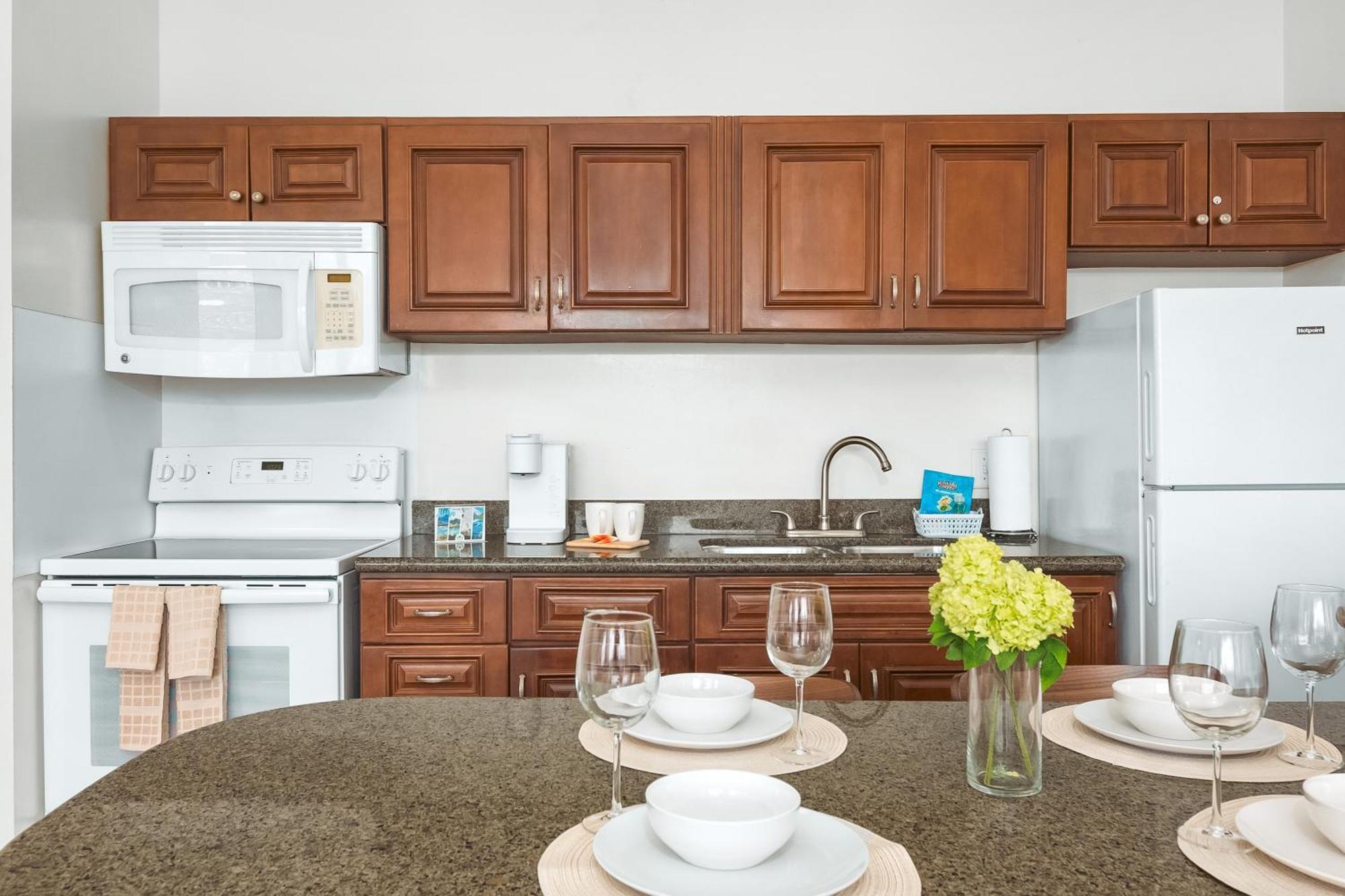 Escape To Mountain View Condo,near With Parking *