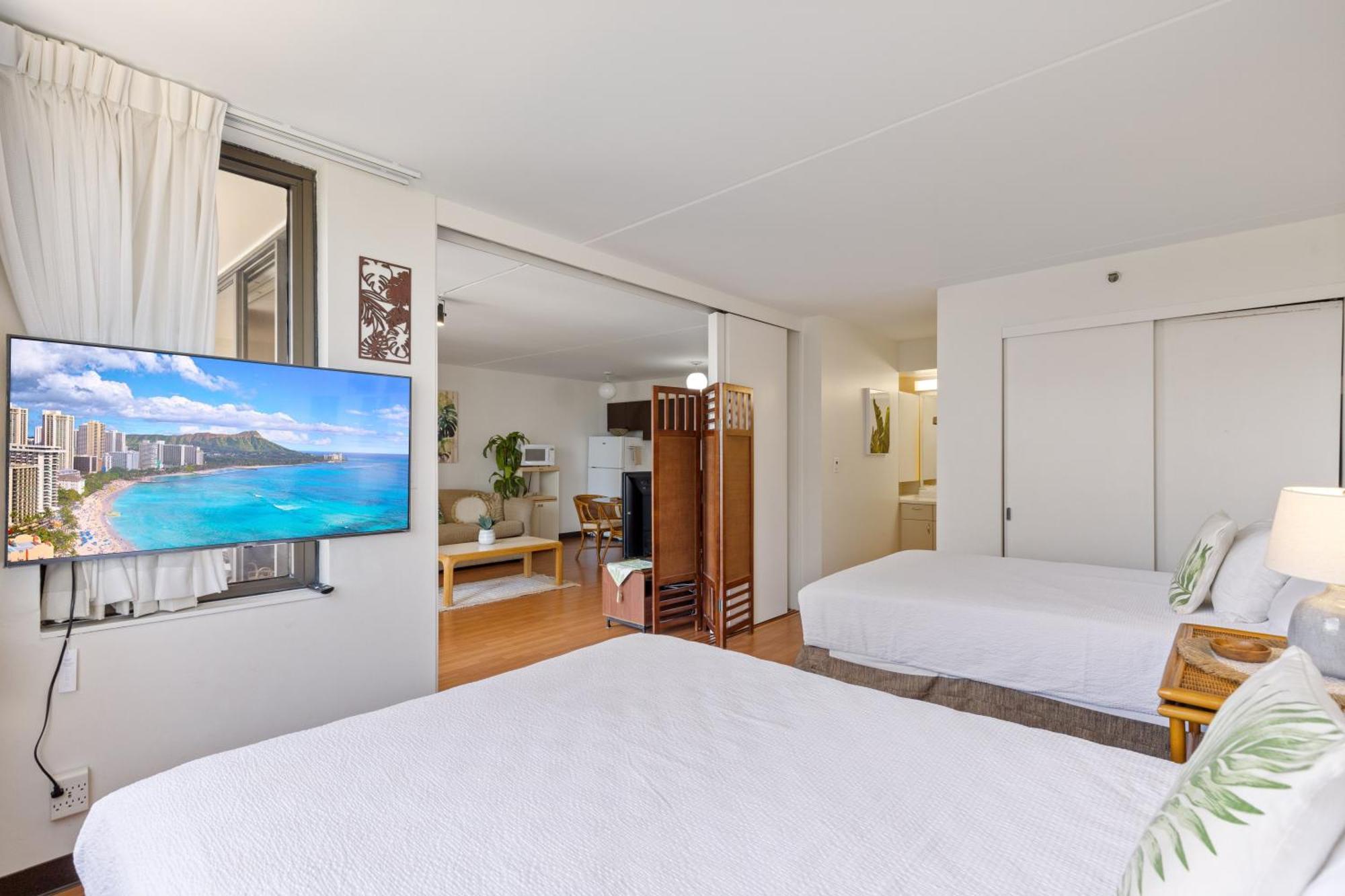 Breezy Waikiki 2 Blocks From The & Free Parking! * Honolulu
