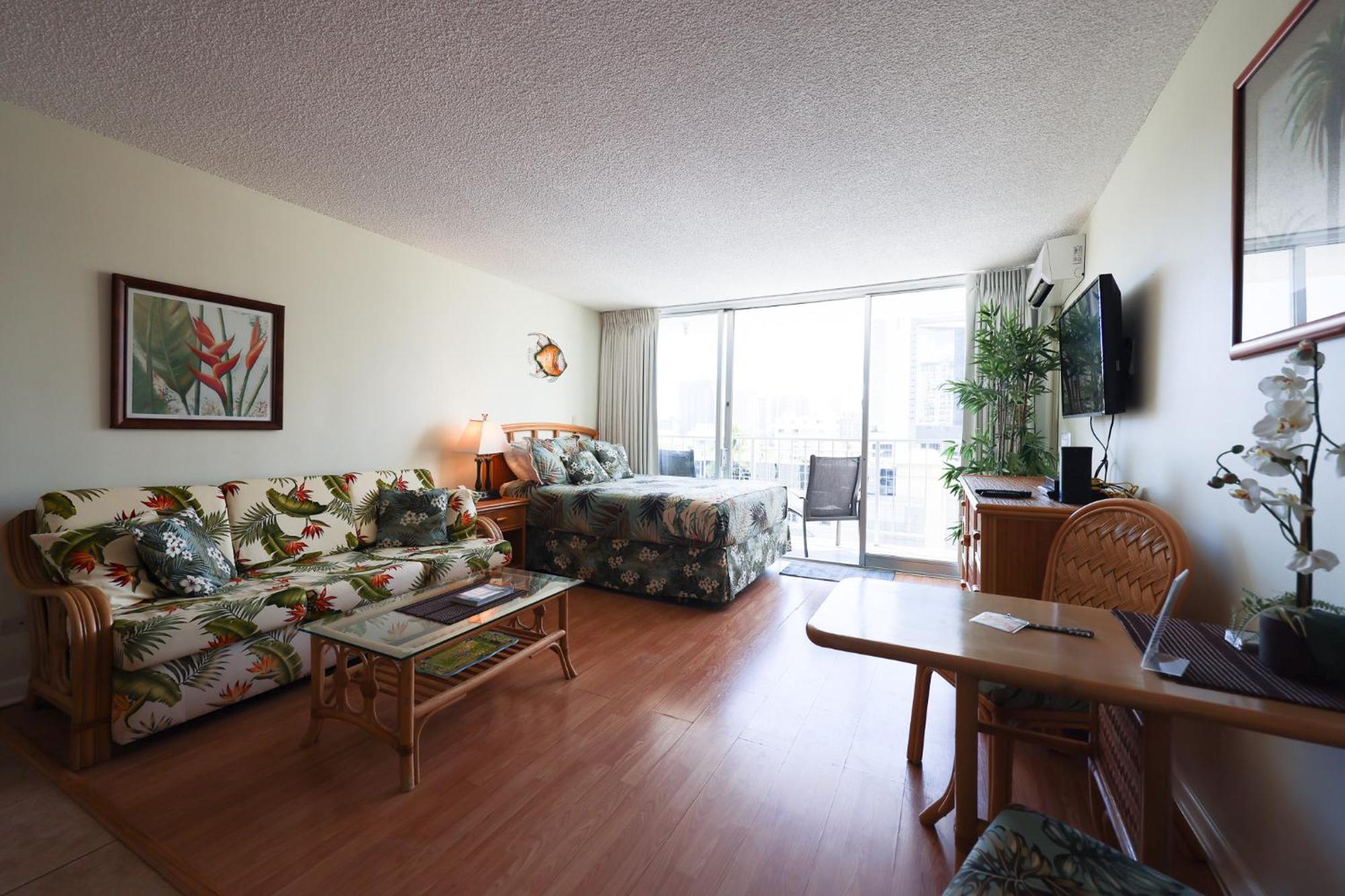 Tropical At Marine Surf Waikiki: Beachfront Oasis With Full Kitchen