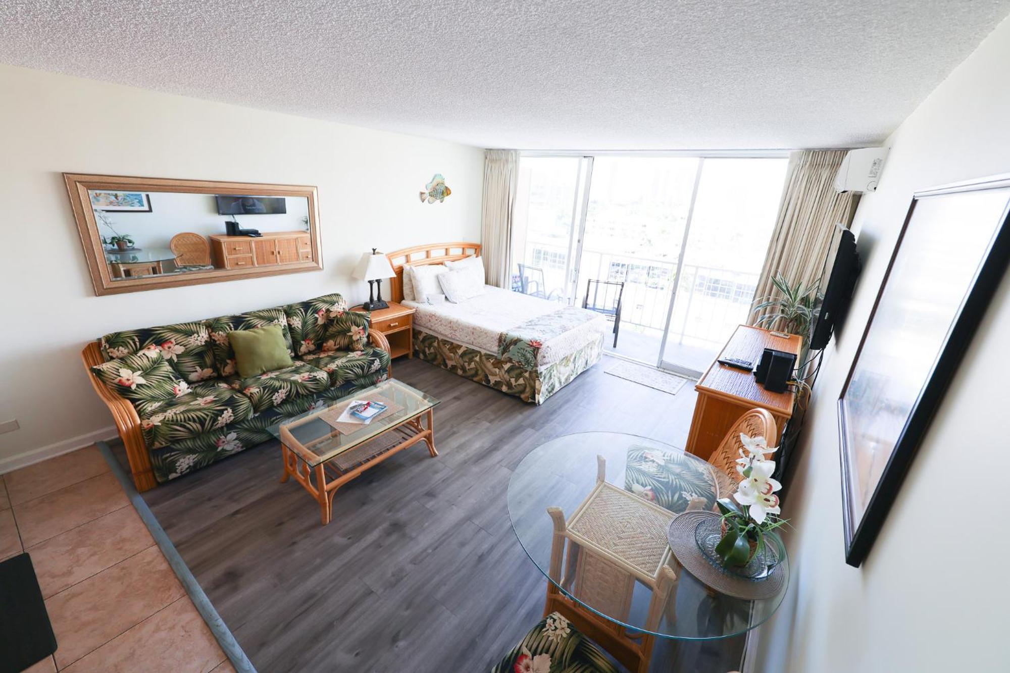 Tropical At Marine Surf Waikiki: Beachfront Oasis With Full Kitchen