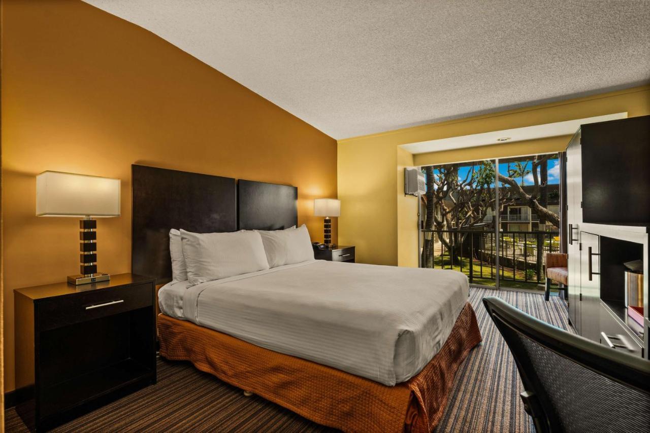 Hotel Western The Plaza Airport - Free Breakfast 3*