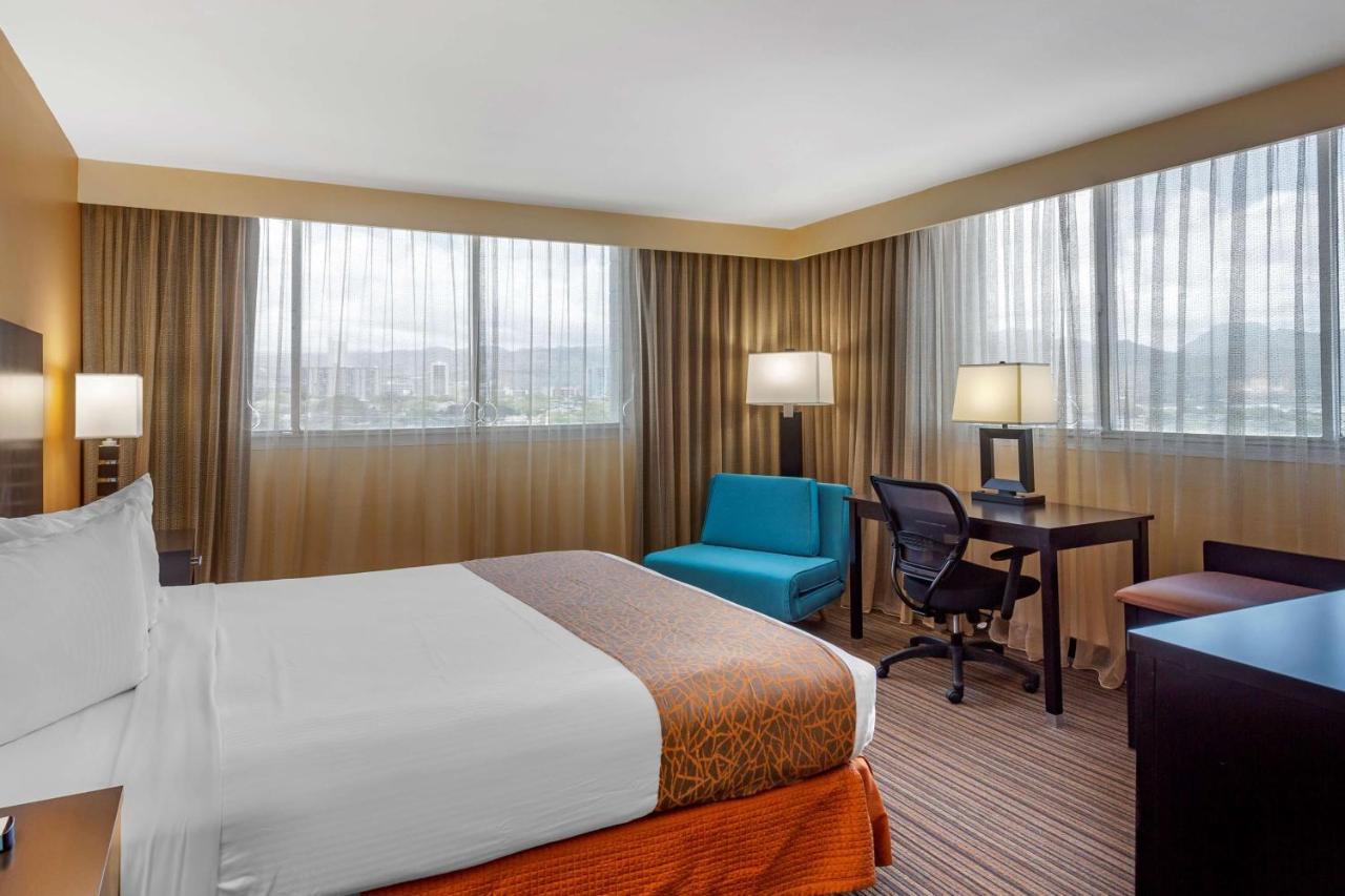 Hotel Western The Plaza Airport - Free Breakfast Honolulu