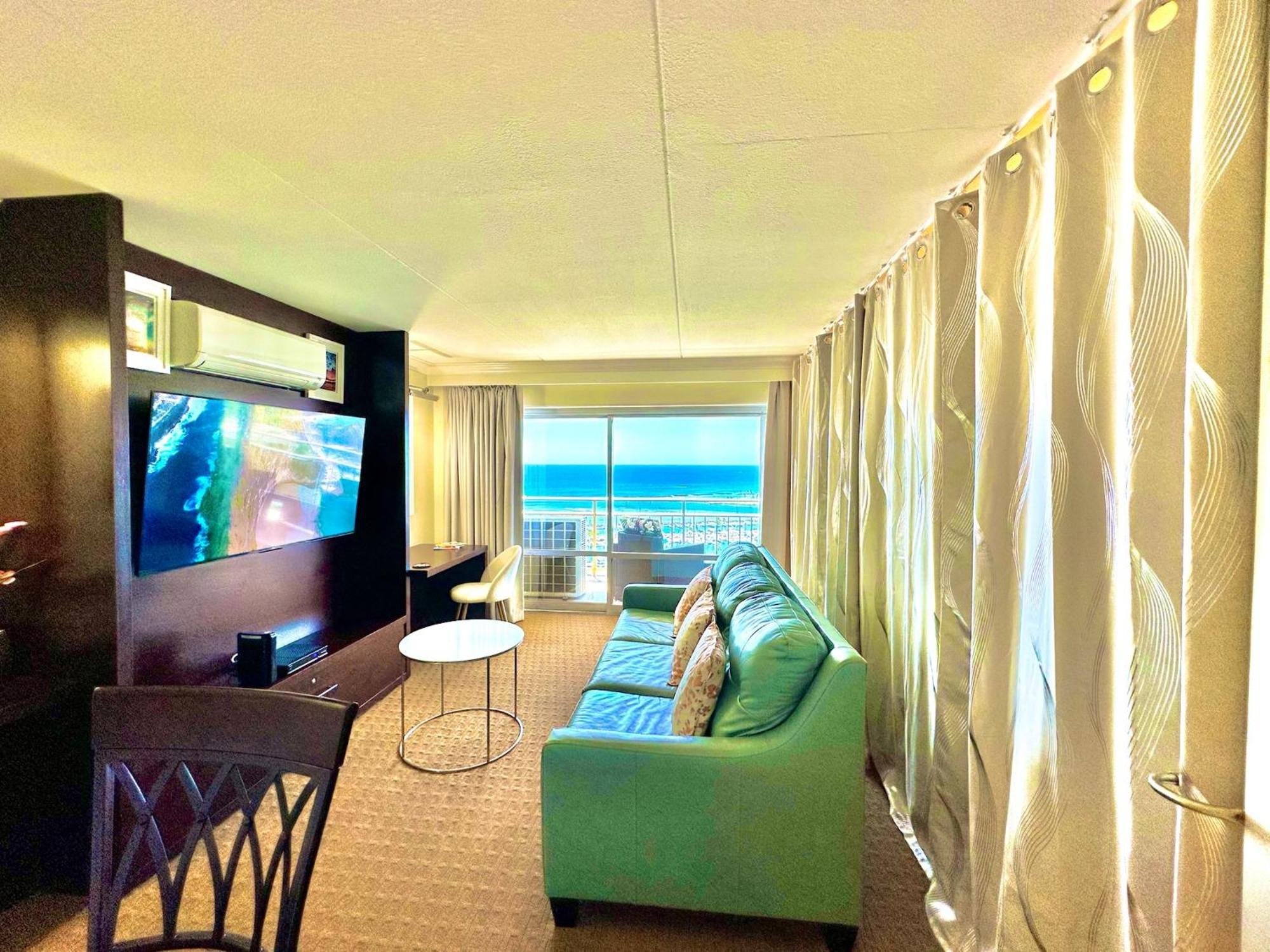 Waikiki Experience! Luxury Oceanview Suite! Aparthotel