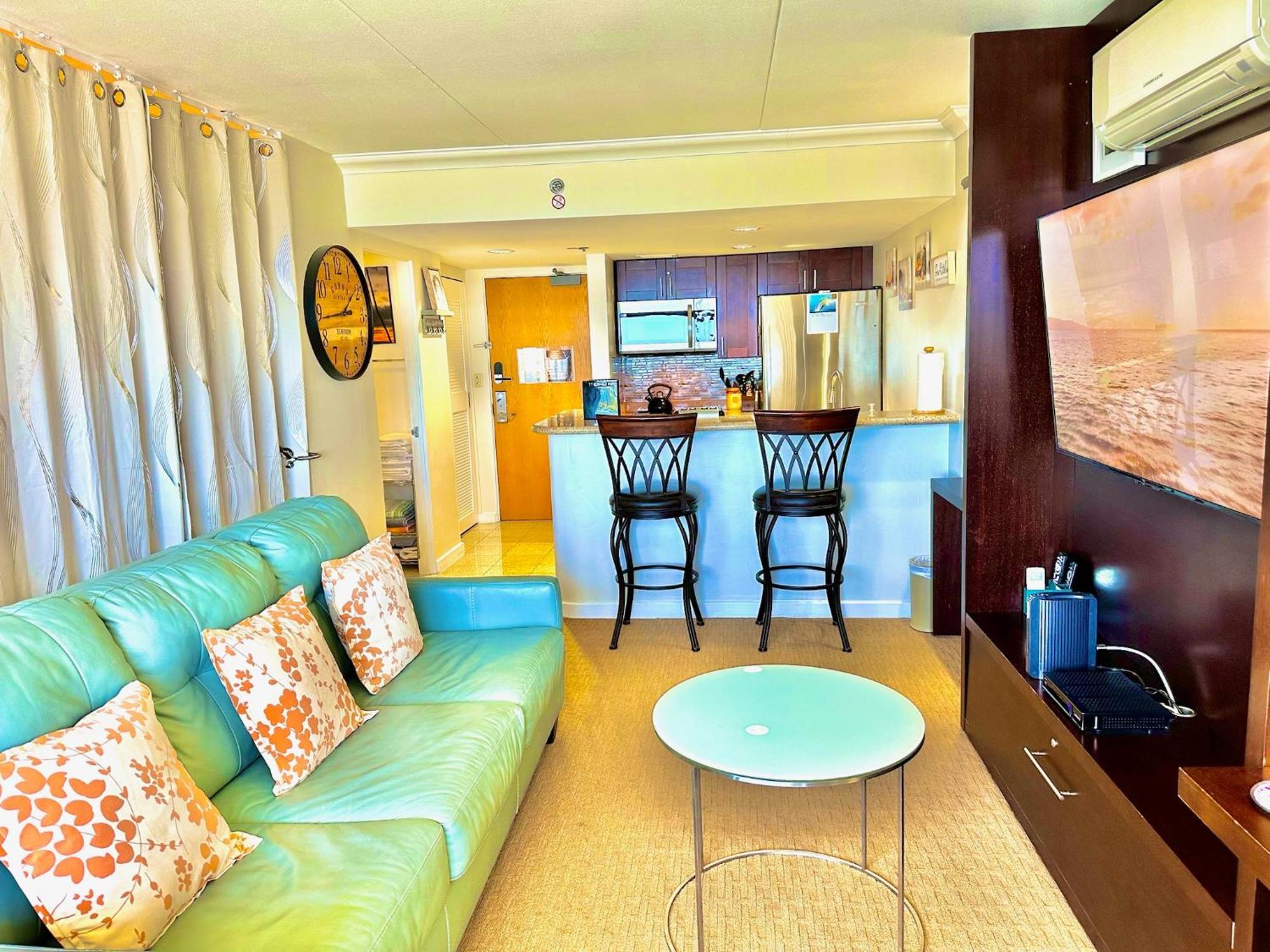 Aparthotel Waikiki Experience! Luxury Oceanview Suite! *