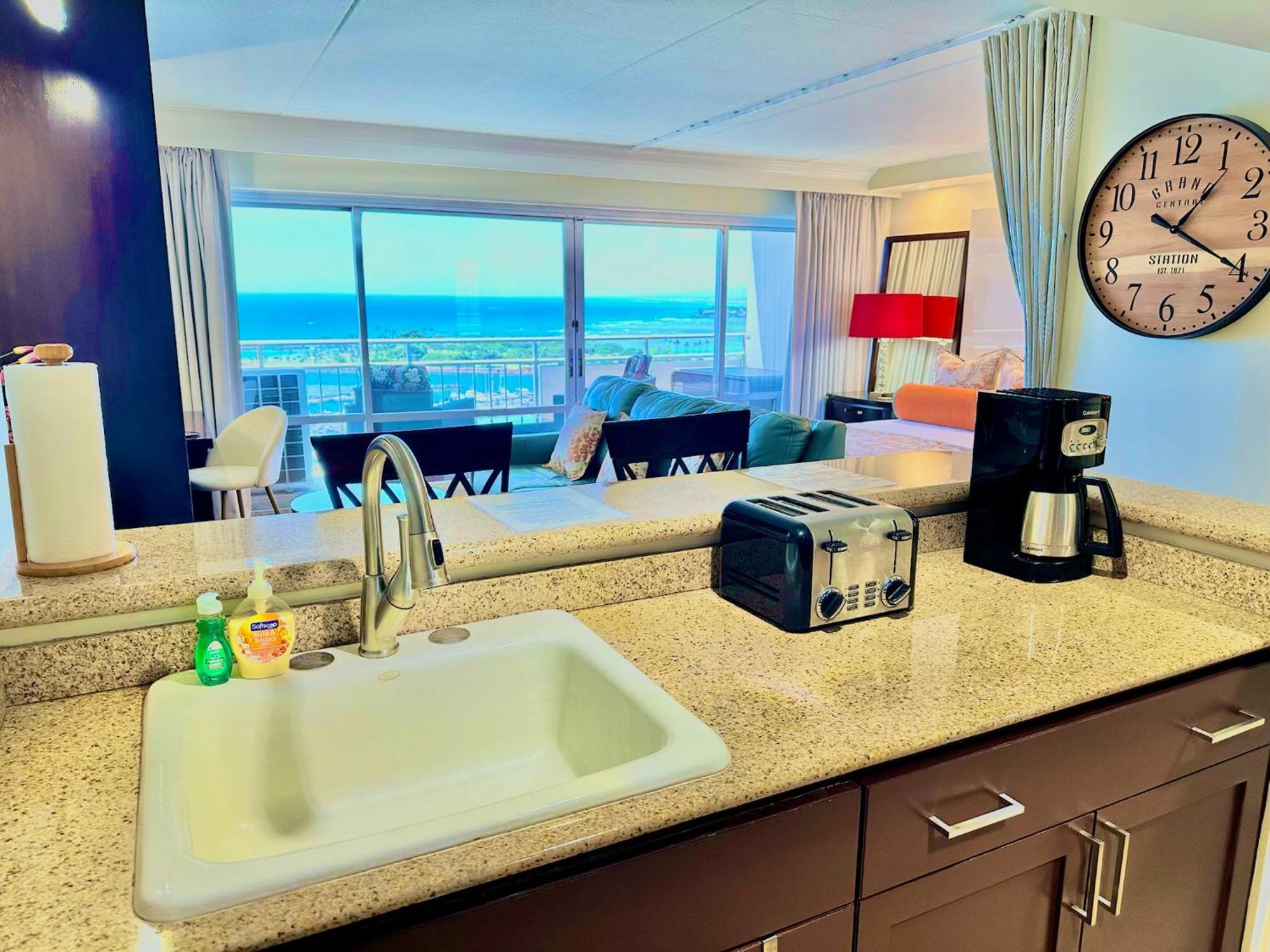 Waikiki Experience! Luxury Oceanview Suite! Aparthotel