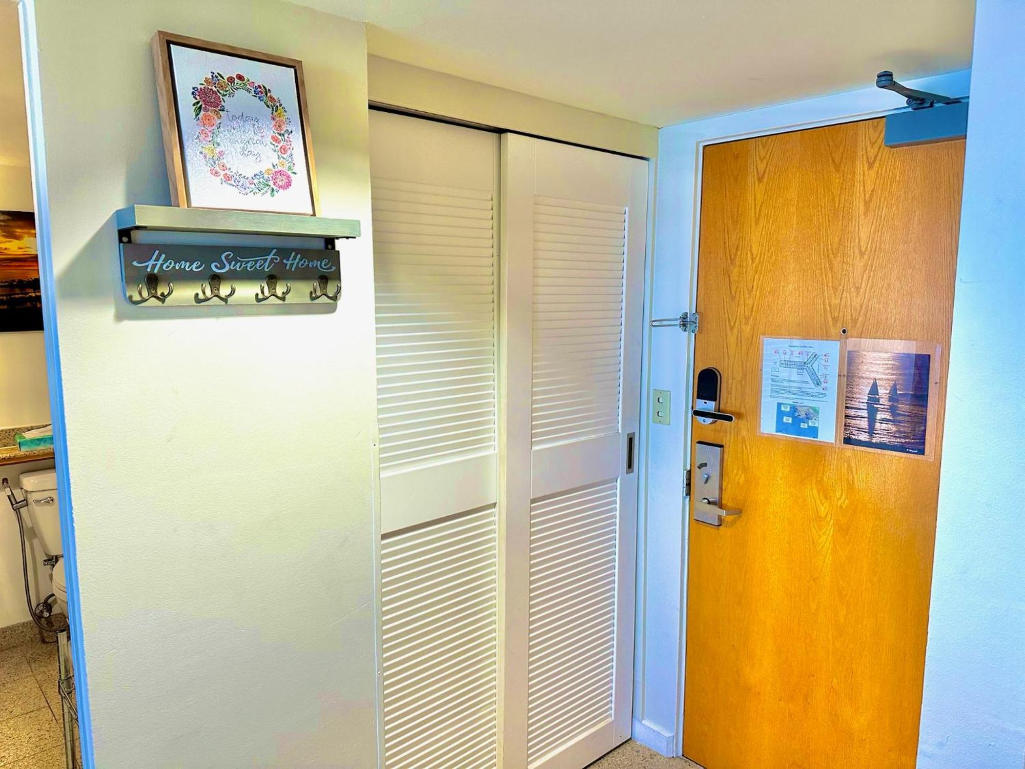Aparthotel Waikiki Experience! Luxury Oceanview Suite! *