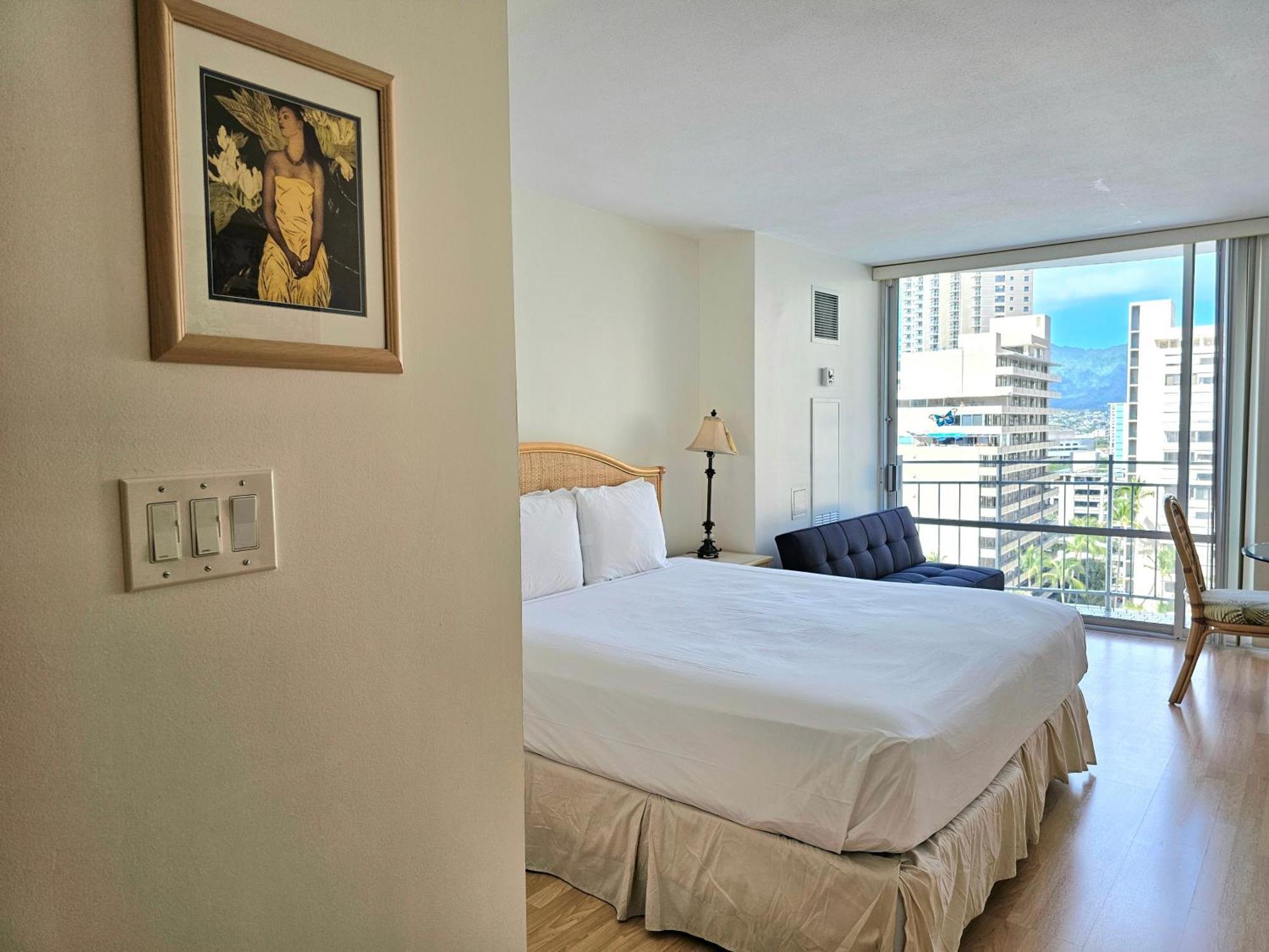 Ilikai Marina 1387 View Apartment *