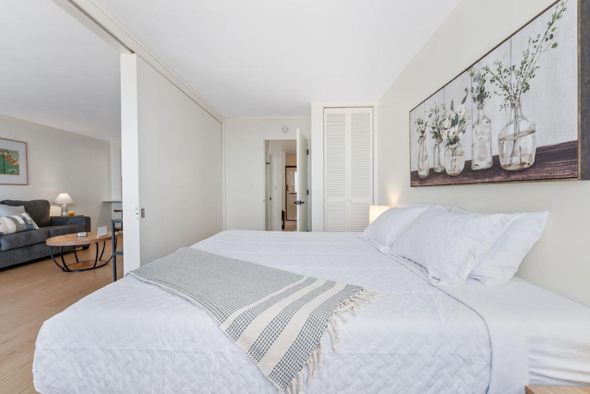 Apartment Oceanfront Renovated Getaway In Waikiki Honolulu